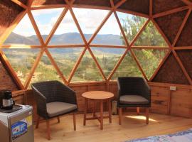 Glamping y Chalet Aventura Park Villa De Leyva La Periquera，位于莱瓦镇的豪华帐篷营地