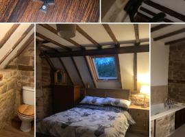 Crosskeys Inn Guest Rooms in Wye Valley，位于赫里福德的宾馆