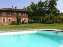 B&B Cascina Gaione Via Gallina,18b 12052 Neive cn，位于内伊韦的乡间豪华旅馆