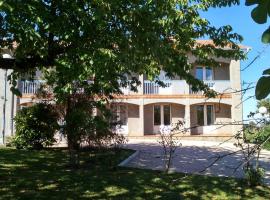 Résidence Hôtelière du MAGNOAC，位于Castelnau-Magnoac的酒店