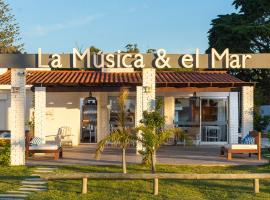 Aparthotel la Música y el Mar，位于马尔多纳多的公寓式酒店