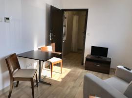 Self-Checkin Hotel Cztery Pory Belchatow - Nocleg Centrum，位于贝乌哈图夫的酒店