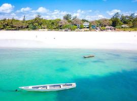 Tequila Sunrise Forest Cabana - on Diani Beach，位于迪亚尼海滩的度假屋