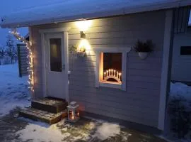 Cozy Cottage - Free WIFI and Parking