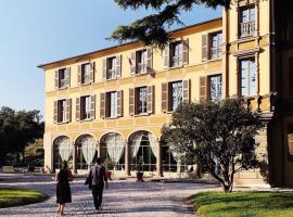 Villa Biondelli Wine & Suites，位于Cazzago San Martino的酒店