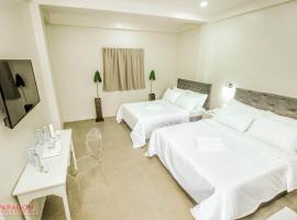 Paragon Hotel and Restaurant，位于哥打巴托的酒店