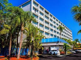 North Miami Beach Gardens Inn & Suites，位于迈阿密的酒店