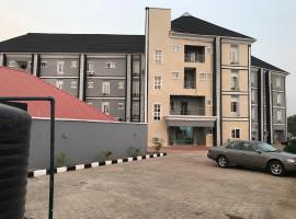 Royal continental suites and apartments，位于Oshogbo的酒店