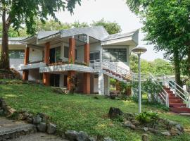 The Coastal Homes -Family House With Private Beach Quite & Peaceful，位于罗勇的别墅