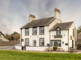 The Inn at Ravenglass，位于雷文格拉斯雷文格拉斯和埃斯克代尔蒸汽铁路附近的酒店