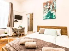 Amazon Apartment near the famous party Boulevard