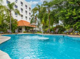 Comfort Inn Marina Golf Vallarta，位于巴亚尔塔港的住宿加早餐旅馆