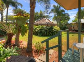 Maroochy River Bungalows，位于Diddillibah的带停车场的酒店