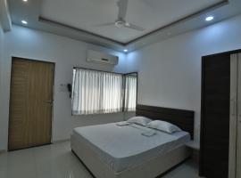 Hotel Sai，位于Navsāri的酒店