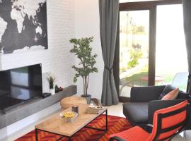 Luxury Suite - Amazing Views & Lovely Garden，位于塞拉莱的豪华型酒店