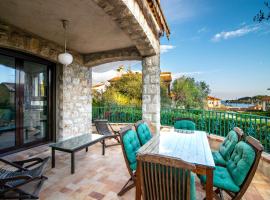 Villa Primavera Splendid villa with sea view in Saint-Jean Cap Ferrat，位于费拉角圣让的酒店