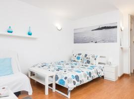 Nice Studio in Siesta 2 in Puerto Alcudia 3，位于阿尔库迪亚的酒店