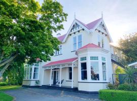 The Vicarage Boutique Bed and Breakfast Oamaru，位于奥玛鲁的住宿加早餐旅馆