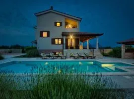 Luxury villa Stokovci with private pool and jacuzzi near Pula and Rovinj