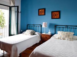 Hotel Restaurante Fuente Nueva，位于Valencia del Ventoso的酒店