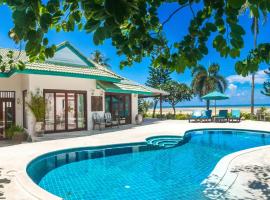 Beachfront Villa Baan Chaai Haat 4BR，位于拉迈的酒店