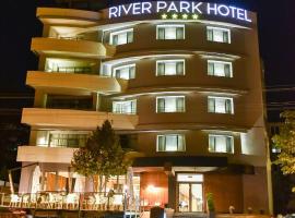 Hotel River Park，位于克卢日-纳波卡的精品酒店