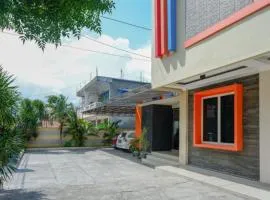 RedDoorz near Millenium Waterpark Palu