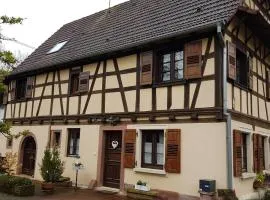 GITE AU PETIT RUISSEAU-Etage et combles-maison alsacienne 4 personnes 4 nuitées minimum