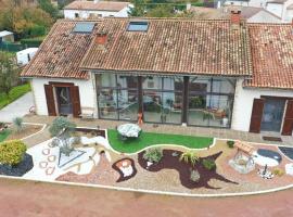 Au gué du bois，位于Neuville-de-Poitou的酒店