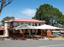 The Oaks Hotel，位于卡姆登的酒店
