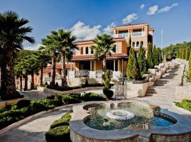 Villas Elenite Premium，位于埃勒尼特的度假村