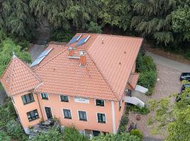 Fewo 2 Ferienwohnung Waren Müritz - Haus Buchen am Tiefwarensee - 2 Zi，位于瓦伦的公寓