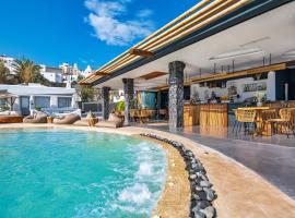 San Marino Suites by Calm Collection，位于费拉的酒店