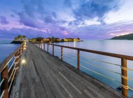 阿迦珊瑚礁度假村及Spa酒店，位于Lalomanu的豪华型酒店