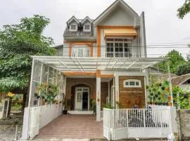 RedDoorz near Sindu Kusuma Edupark 2