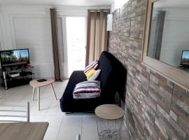 Appartement de 2 chambres avec jardin clos et wifi a Saint Joseph a 7 km de la plage，位于Saint-Joseph的酒店