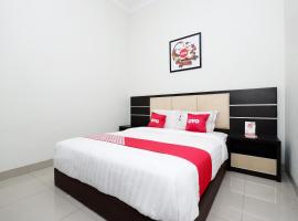 OYO 2028 Wisma Jepara，位于Bugel的酒店