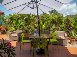 Papaya Inn