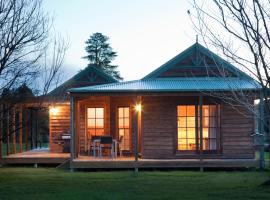 Beechworth Cedar Cottages，位于比奇沃斯的度假屋