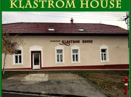 Kamarás Klastrom House，位于莫悠罗德的酒店