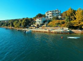 Hotel Lucija****，位于珀塞达耶的酒店