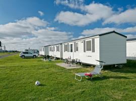 KNAUS Campingpark Dorum，位于多鲁姆纽菲尔德的豪华帐篷营地