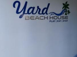 Yard beach hotel，位于Priory的酒店