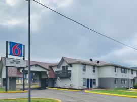Motel 6 McGraw, NY - Cortland，位于McGraw伊萨卡汤普金斯区域机场 - ITH附近的酒店