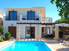 3 bedroom Villa Cardia with private pool, Aphrodite Hills Resort，位于库克里亚的酒店