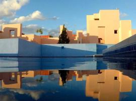 La Muralla Roja，位于卡尔佩的海滩短租房