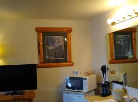 Ponderosa Motel，位于Enterprise的酒店