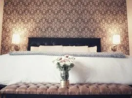 Waterfront Hotel