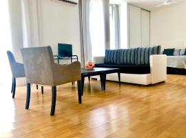 Apartamentos de Maria en Martinez! Av Libertador，位于马丁内斯的酒店