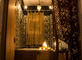 Dharma Luxury & Spa Apartment，位于塞雷的酒店